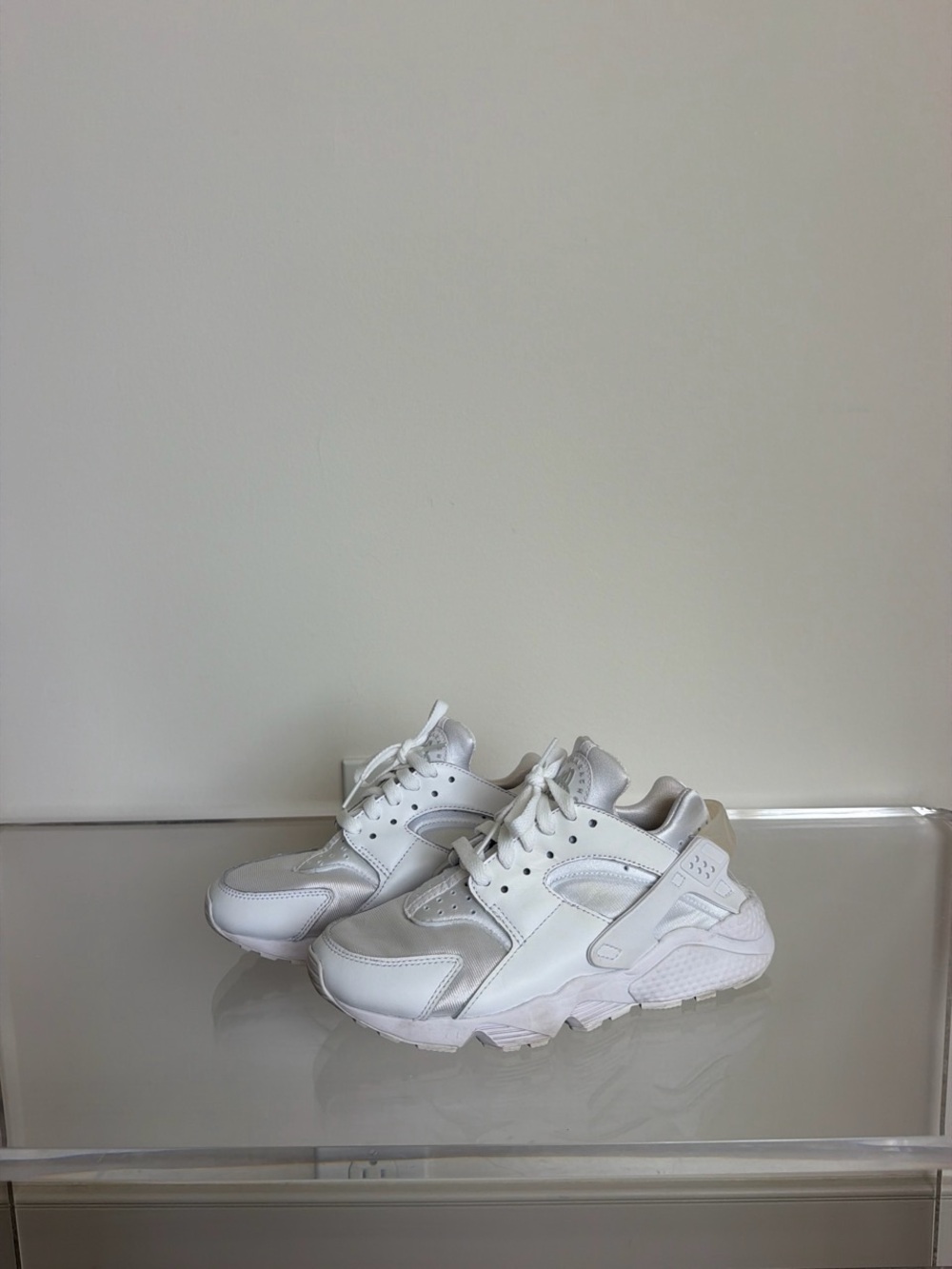 Nike White Women's Air Hurrache Sneakers